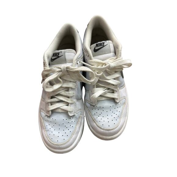 Nike Youth White Dunk Low 'Reflective Swoosh' Lace Up Sneaker Shoes Size 3.5 - Picture 6 of 7